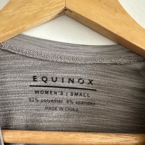 Equinox Women’s ‘Train’ Personal Trainer Heather Gray Athletic Tee Size Small - Picture 6 of 6